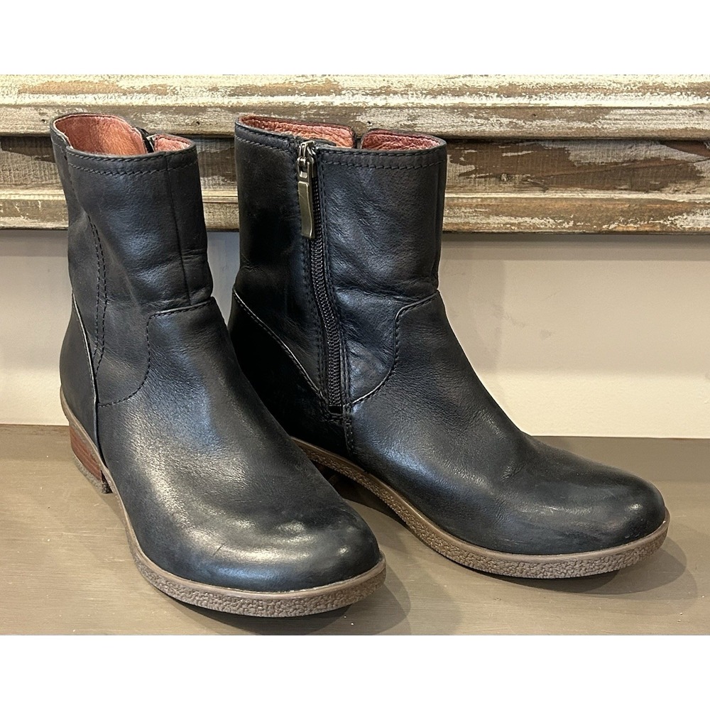 Dansko‎ Bethanie Boots Women's Size 5.5 Black Leather SlipOn Comfort Waterproof
